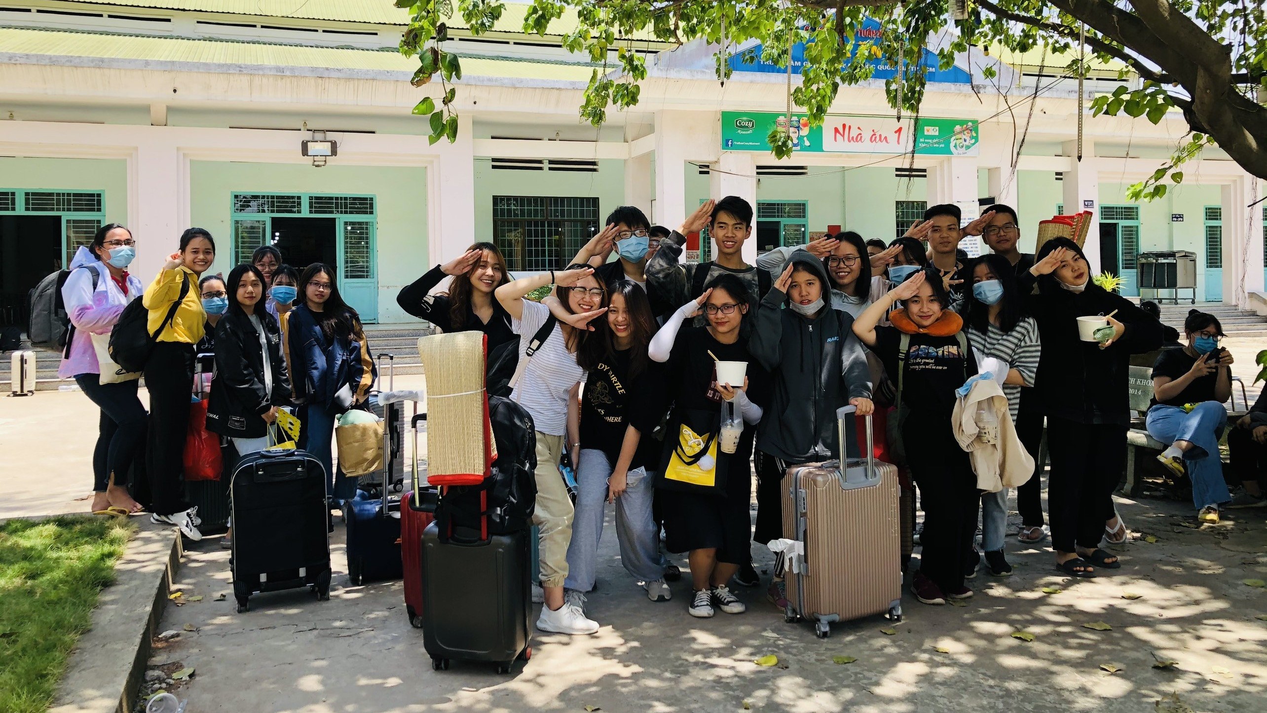 Kết thúc khóa học giáo dục quốc phòng, an ninh khóa 395/20 Trường Đại học Kinh tế Thành phố Hồ Chí Minh